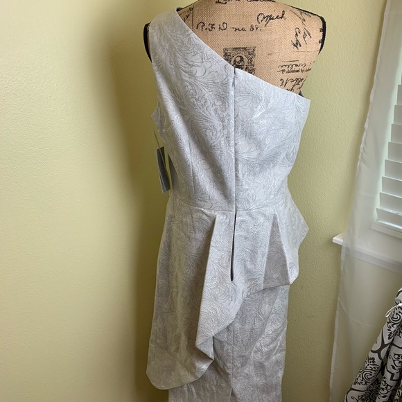 Amazing one shoulder peplum style dress - Picture 7 of 9